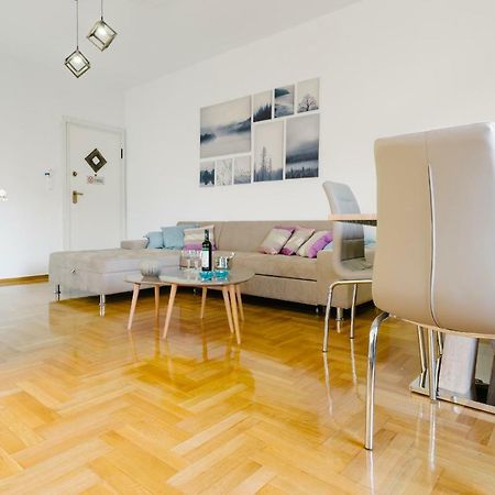 Bright 2 Bedrooms Apt. In The Heart Of Athens W Stunning Views To Acropolis Zewnętrze zdjęcie
